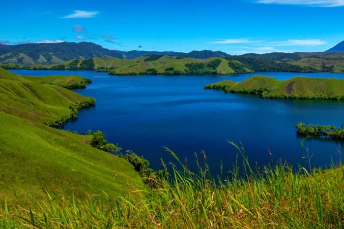 Danau Sentani, Menikmati Objek Wisata Alam Indah di Jayapura