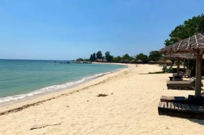 10 Pantai Paling Populer di Jepara yang Sedang Menjadi Tren