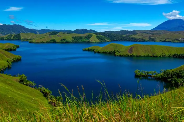 Danau Sentani, Pesona Danau Indah dengan Panorama Memukau di Papua