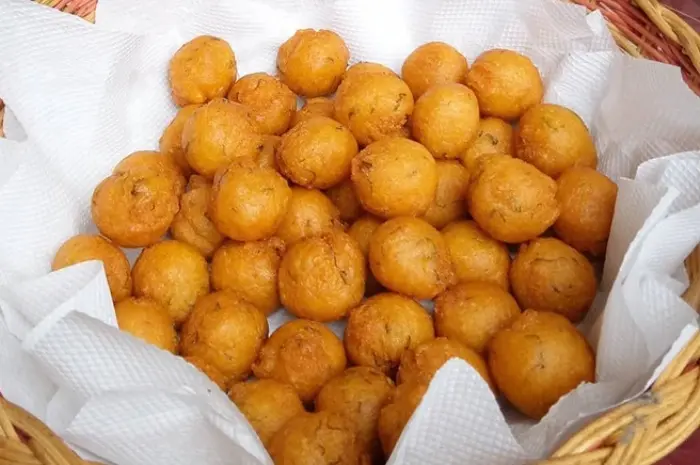 8 Ragam Jajanan Tradisional Sumatera Barat yang Menggoda, Kaya Rasa dan Memorable