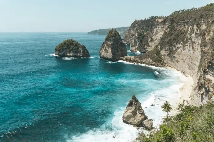 Panduan Wisata Nusa Penida, Menikmati Pesona Pantai, Tebing, dan Keindahan Bawah Laut