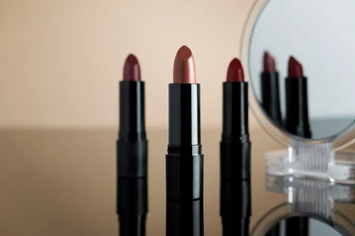 10 Rekomendasi Lipstik Matte Tahan Lama dan Tidak Membuat Bibir Kering